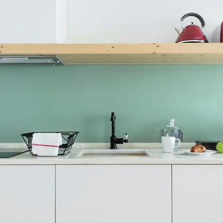 Apartament Plum Guide - The Story Collage